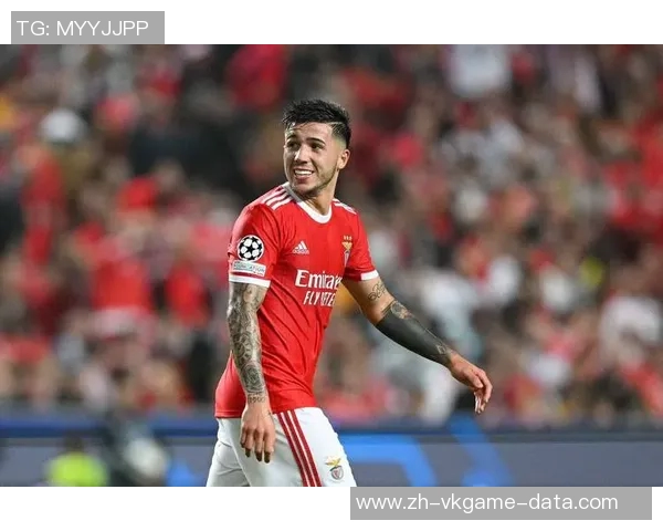 英超激战本菲卡凭点球绝杀波尔图全场沸腾